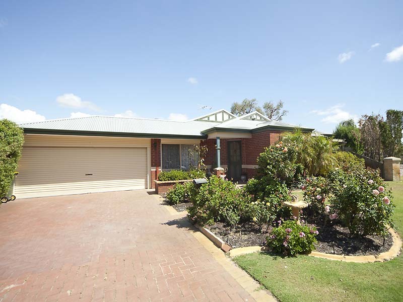 32 Giralia Parkway, Ballajura WA 6066