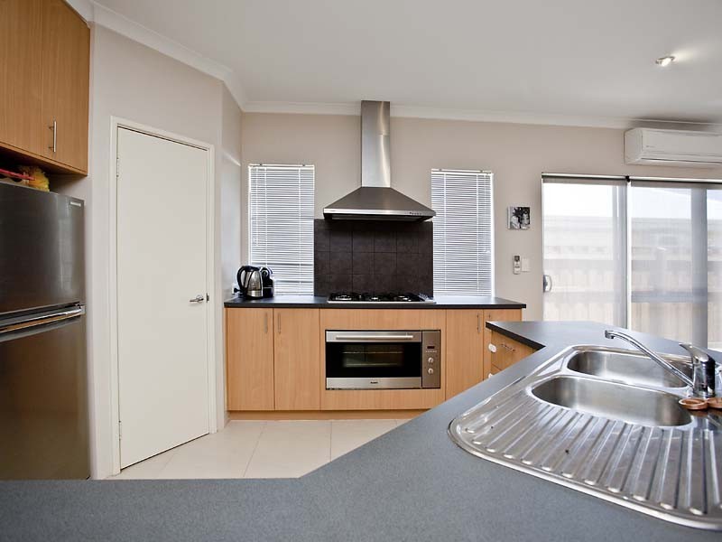 36 Evesham Drive, Ellenbrook WA 6069