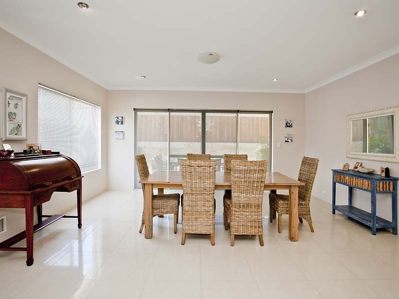 36 Evesham Drive, Ellenbrook WA 6069
