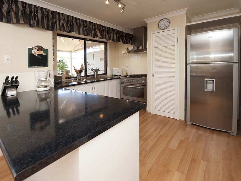 24 Mockeridge Circuit, Middle Swan WA 6056