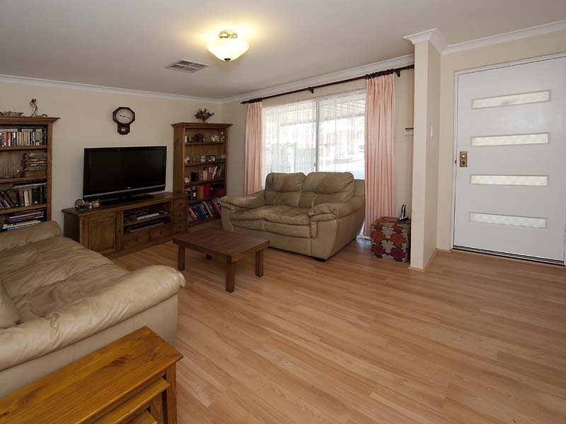 24 Mockeridge Circuit, Middle Swan WA 6056