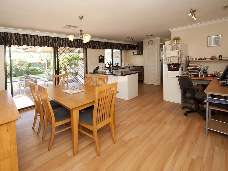 24 Mockeridge Circuit, Middle Swan WA 6056