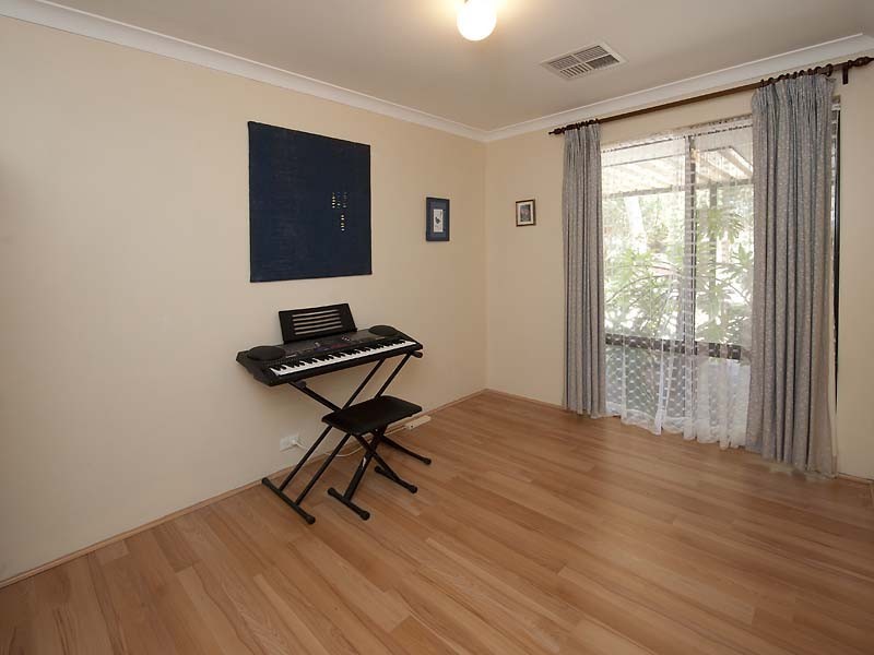 24 Mockeridge Circuit, Middle Swan WA 6056