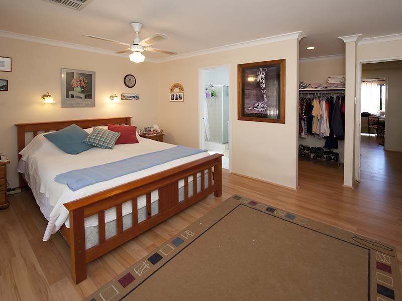 24 Mockeridge Circuit, Middle Swan WA 6056