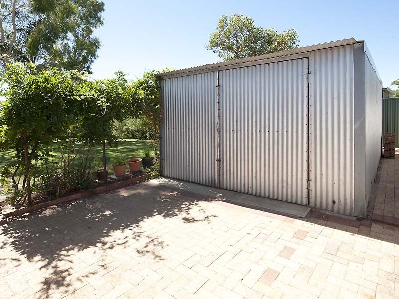 24 Mockeridge Circuit, Middle Swan WA 6056