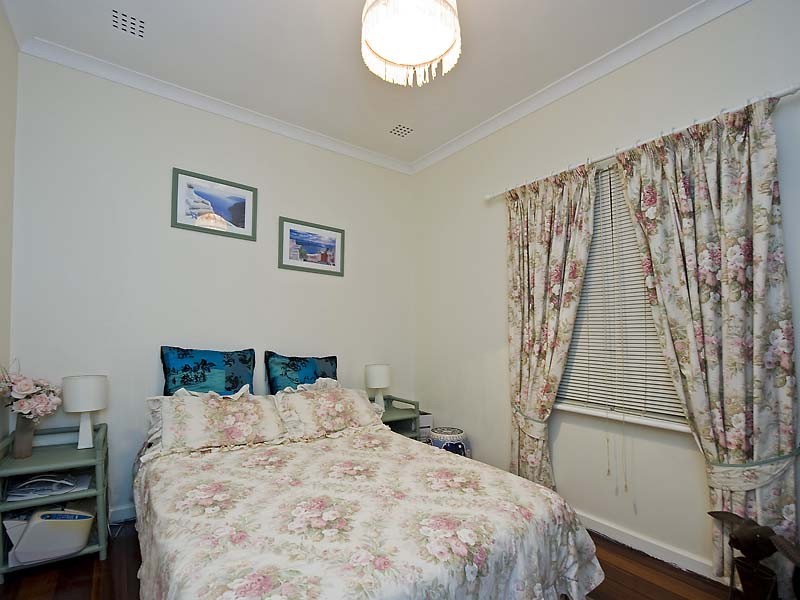 1 Mudalla Way, Koongamia WA 6056