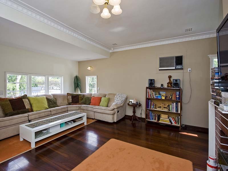 1 Mudalla Way, Koongamia WA 6056