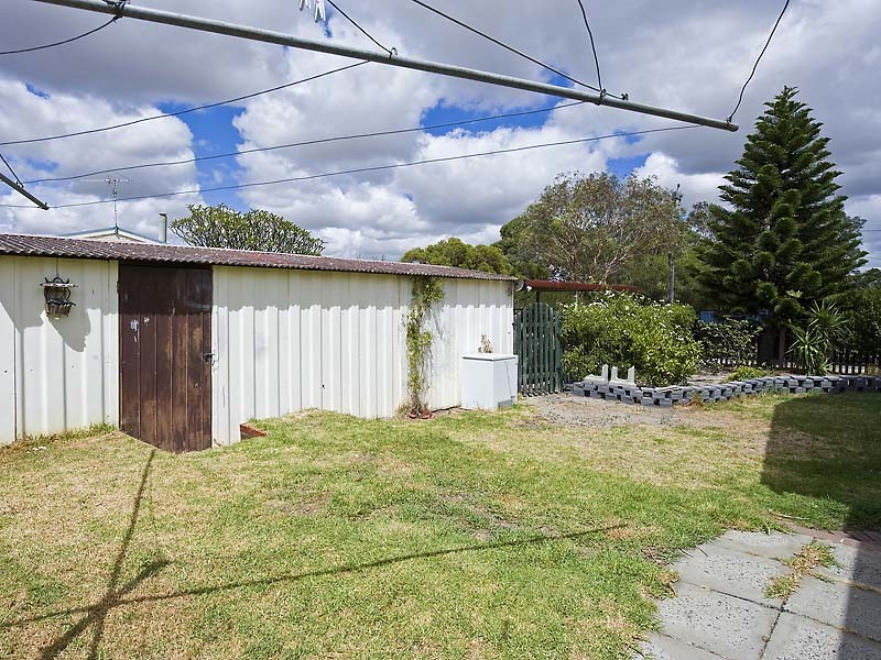 1 Mudalla Way, Koongamia WA 6056