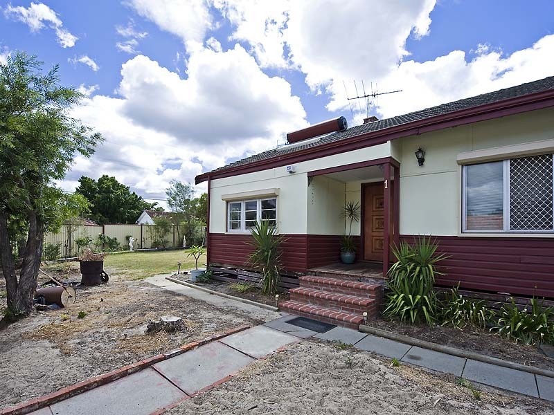 1 Mudalla Way, Koongamia WA 6056