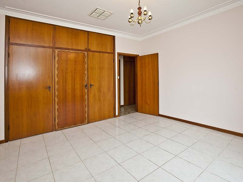 Wattle Grove WA 6107