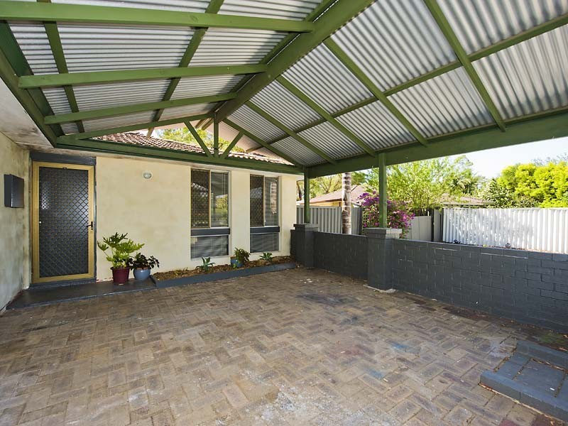 15 Pyrus Way, Forrestfield WA 6058