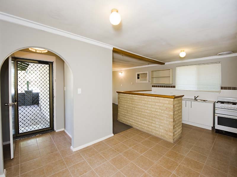 15 Pyrus Way, Forrestfield WA 6058