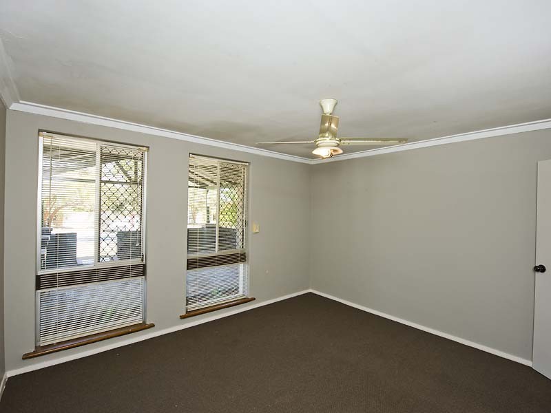 15 Pyrus Way, Forrestfield WA 6058