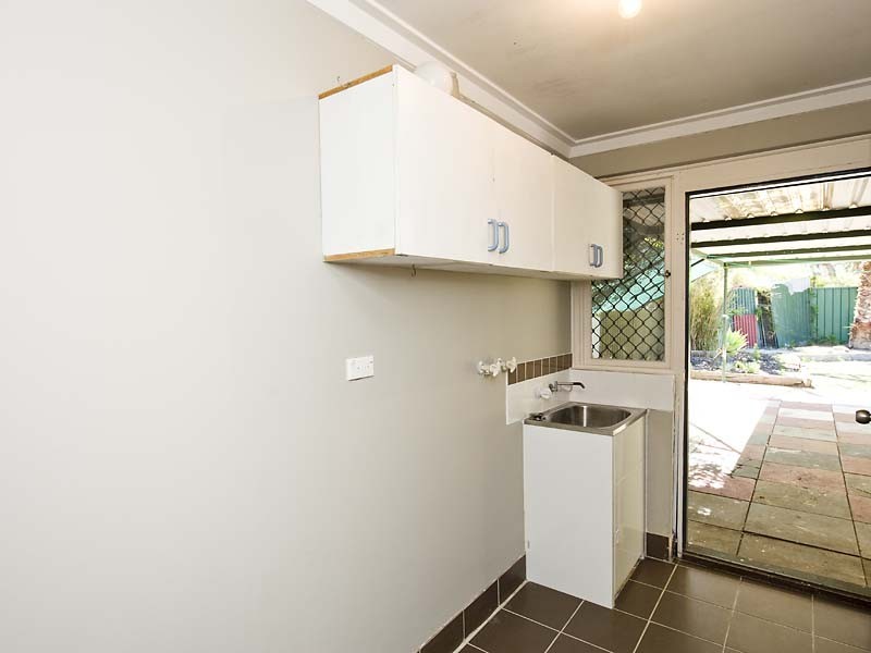 15 Pyrus Way, Forrestfield WA 6058