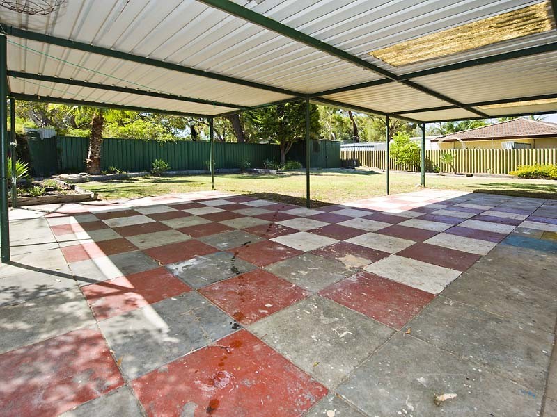 15 Pyrus Way, Forrestfield WA 6058