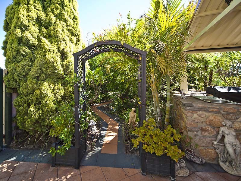 13 Redgum Drive, Ballajura WA 6066