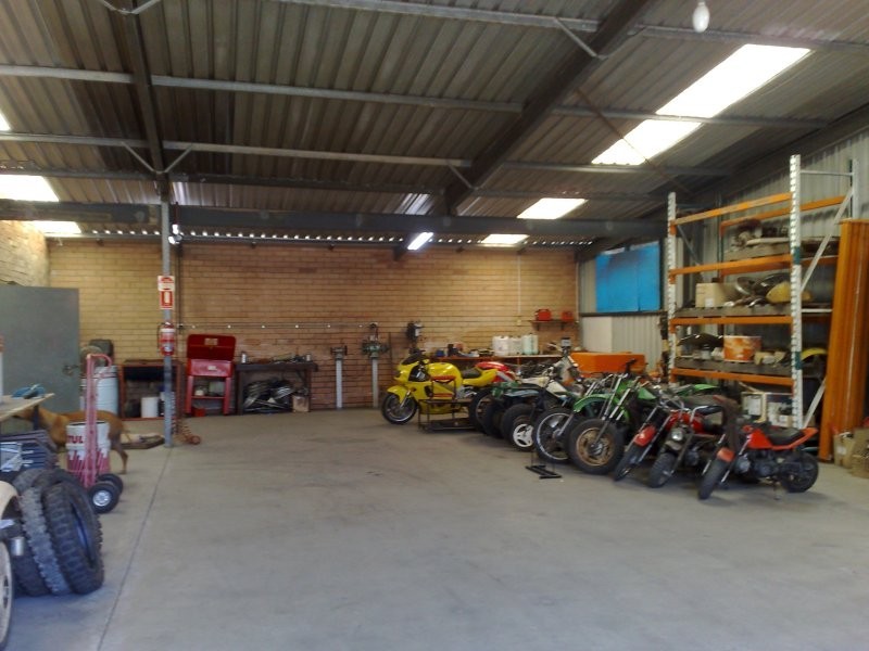 24 Wandeara Crescent, Mundaring WA 6073