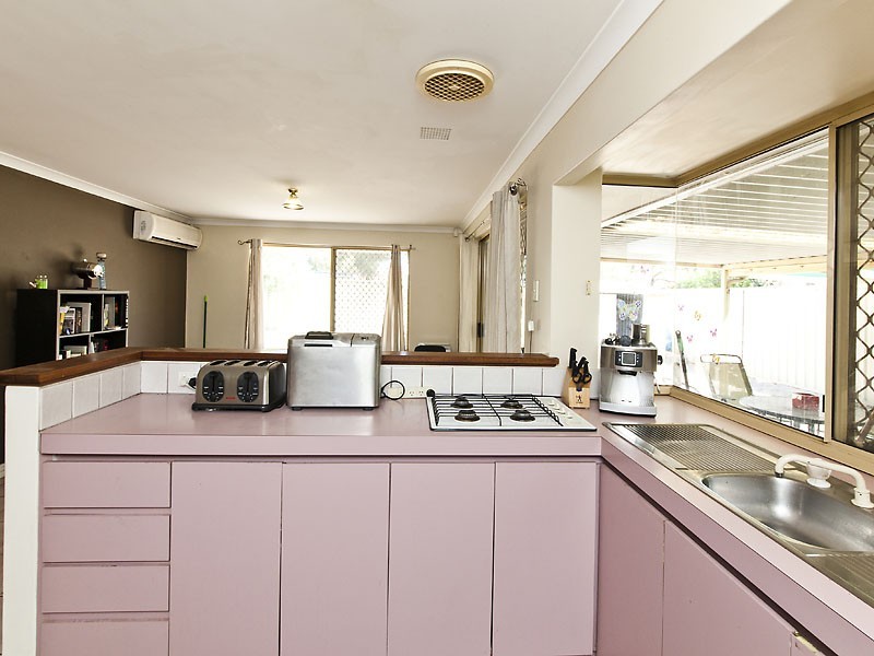 8 Amcer Rise, Stratton WA 6056