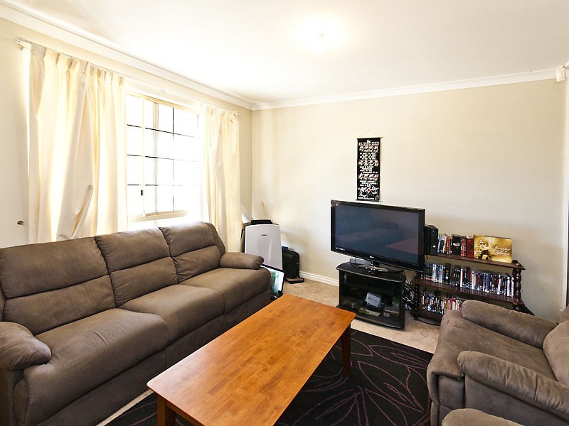 8 Amcer Rise, Stratton WA 6056