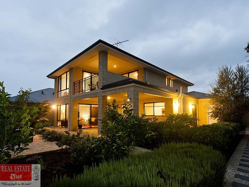 21 Januk Turn, South Guildford WA 6055