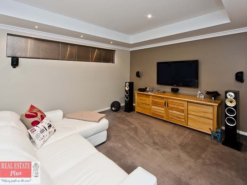 21 Januk Turn, South Guildford WA 6055