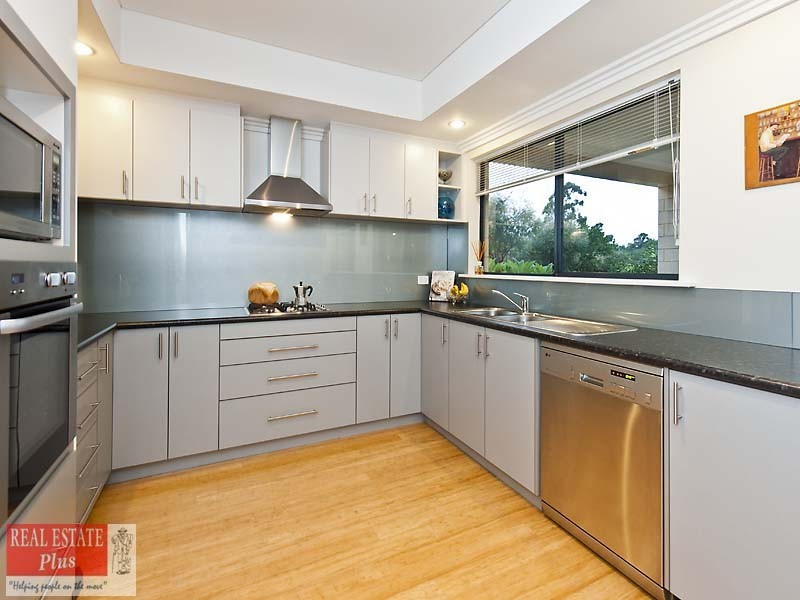 21 Januk Turn, South Guildford WA 6055