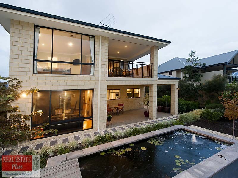 21 Januk Turn, South Guildford WA 6055