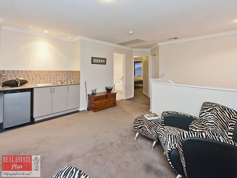 21 Januk Turn, South Guildford WA 6055