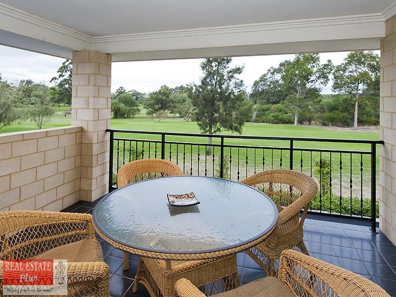 21 Januk Turn, South Guildford WA 6055