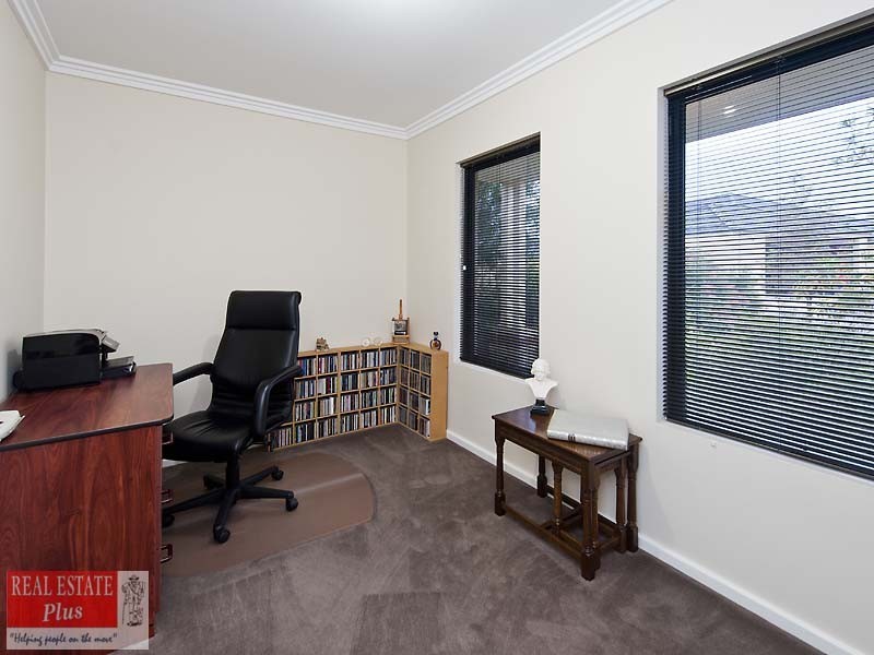 21 Januk Turn, South Guildford WA 6055