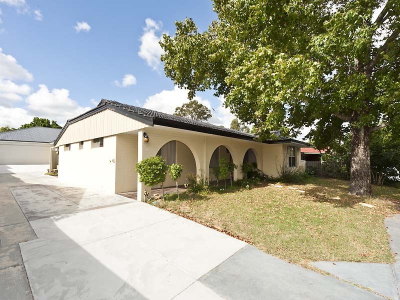 43 Hartfield Road, Forrestfield WA 6058