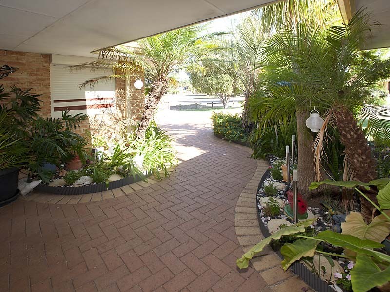 6 Clyde Place, Camillo WA 6111