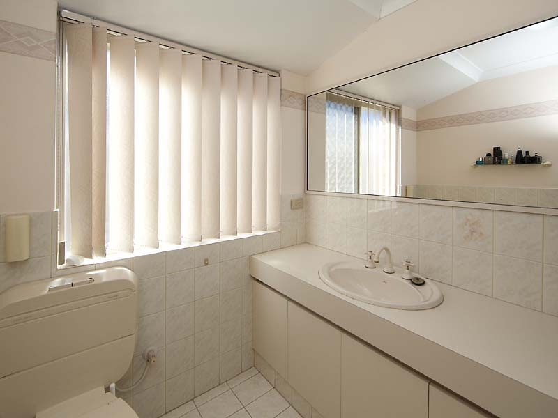 6 Clyde Place, Camillo WA 6111