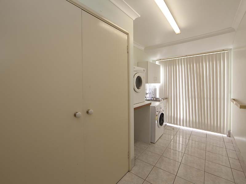 6 Clyde Place, Camillo WA 6111