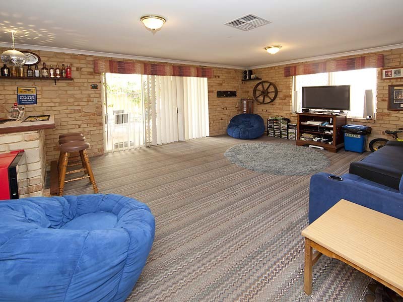 6 Clyde Place, Camillo WA 6111