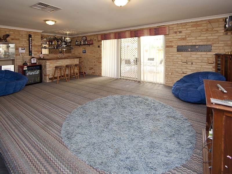 6 Clyde Place, Camillo WA 6111