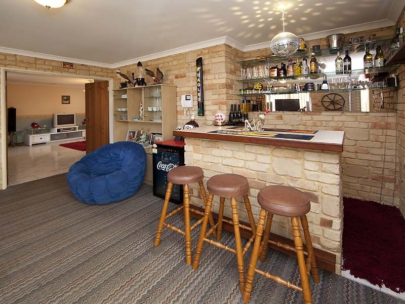 6 Clyde Place, Camillo WA 6111