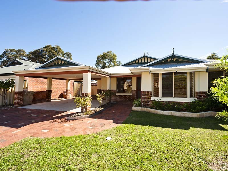 24 Gentle Circle, South Guildford WA 6055
