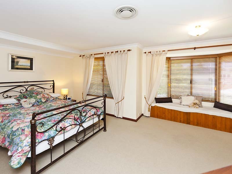 24 Gentle Circle, South Guildford WA 6055
