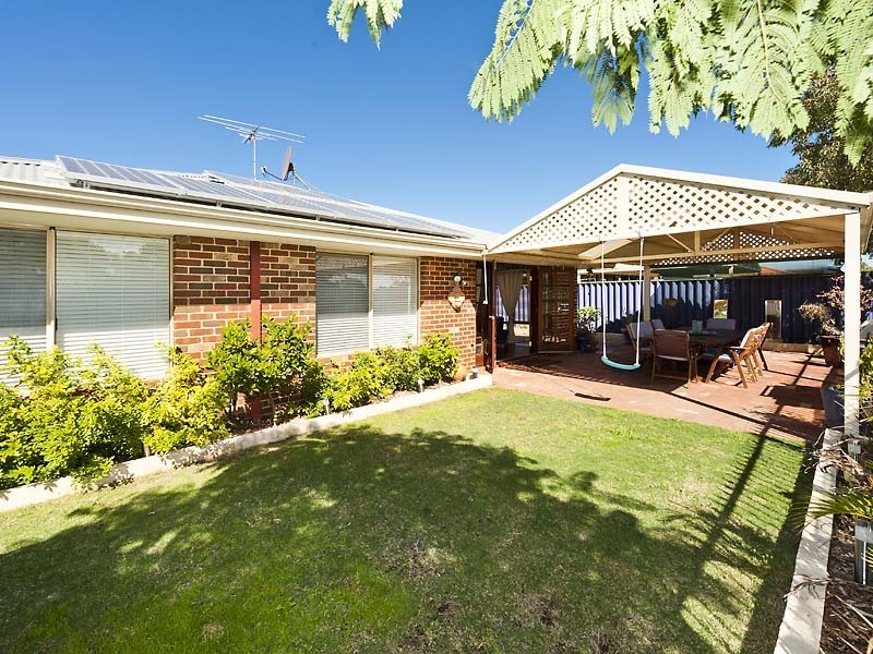 24 Gentle Circle, South Guildford WA 6055