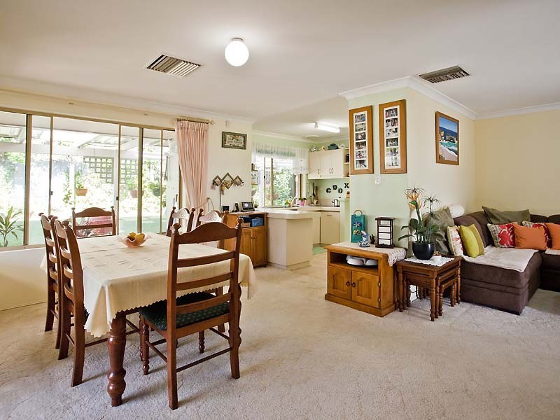 12 Welbourn Road, Swan View WA 6056
