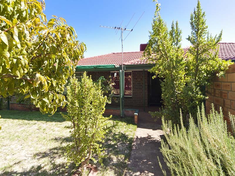 2 Terrigal Place, Maida Vale WA 6057