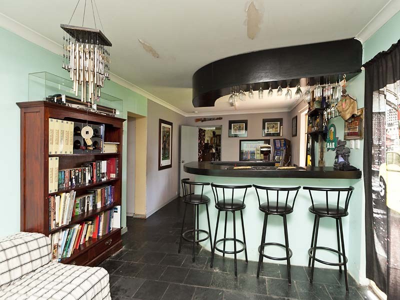 2 Terrigal Place, Maida Vale WA 6057