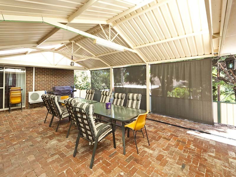 2 Terrigal Place, Maida Vale WA 6057
