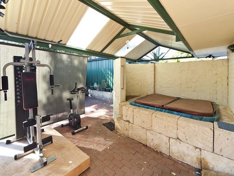 2 Terrigal Place, Maida Vale WA 6057