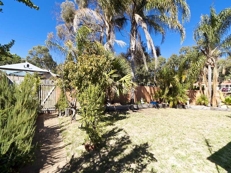 2 Terrigal Place, Maida Vale WA 6057