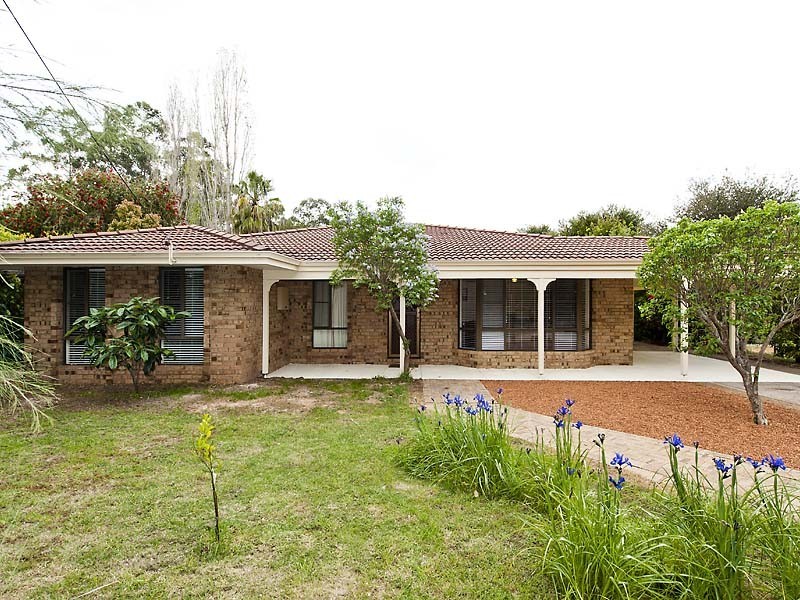 17 Grahame Street, Mount Helena WA 6082