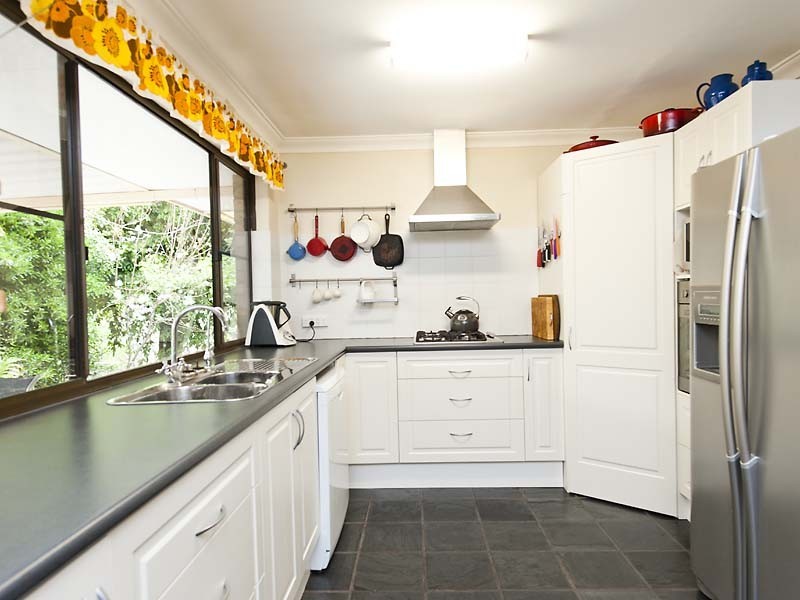 17 Grahame Street, Mount Helena WA 6082