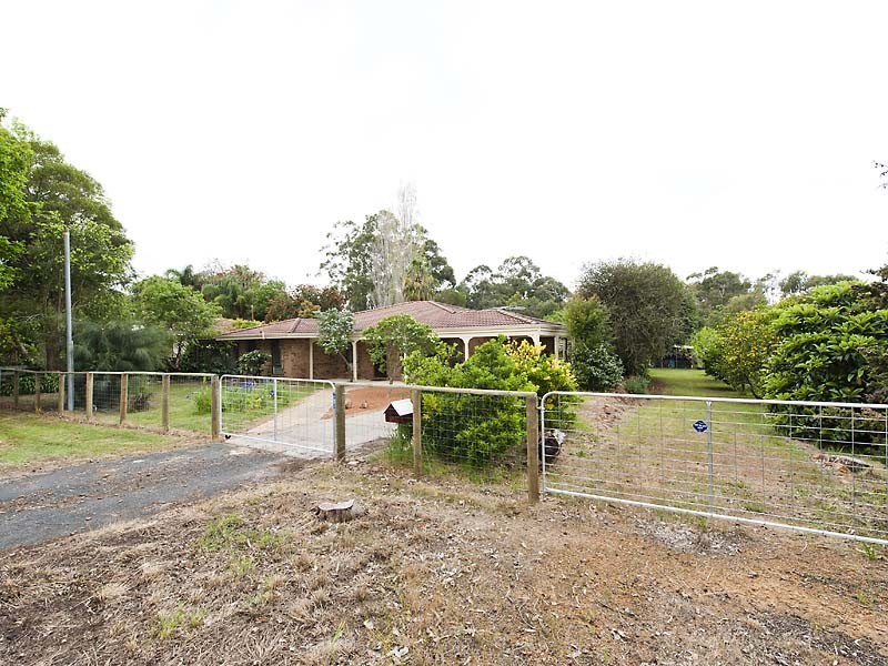 17 Grahame Street, Mount Helena WA 6082