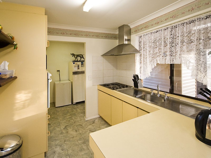 79 Myles Road, Swan View WA 6056